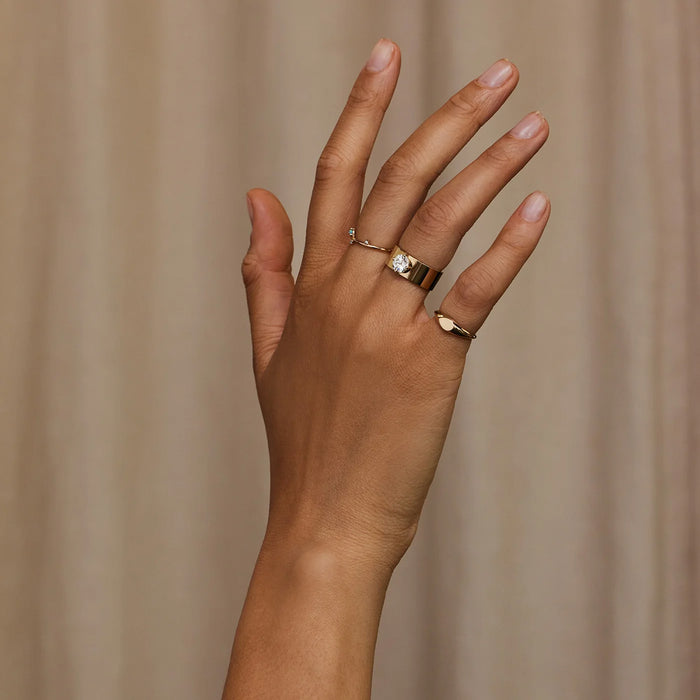 Menhir Round Engagement Ring Setting