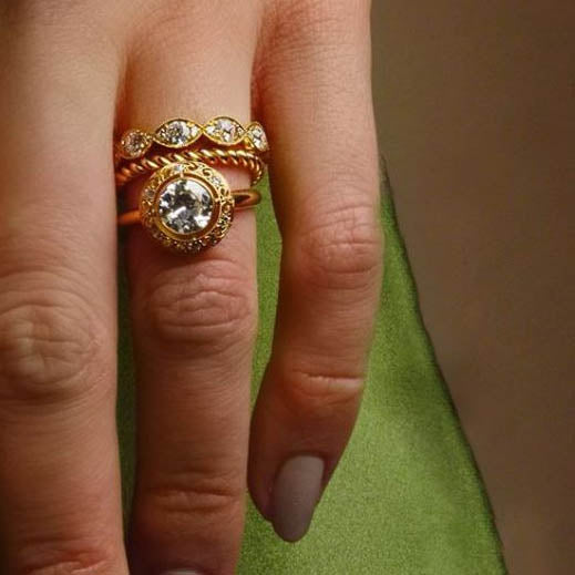 Small Lara Twisted Wedding Band