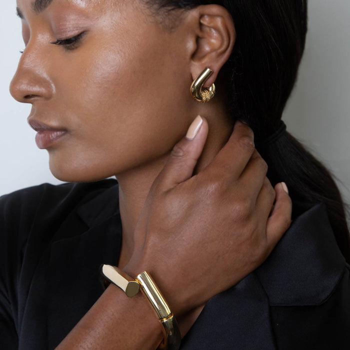 Oera Chain Inverted Hoop Earrings