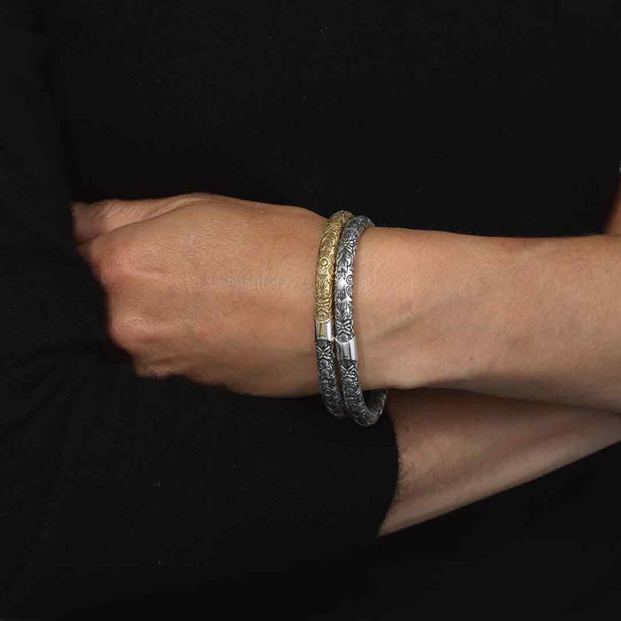 Embossed Hinged Cuffling